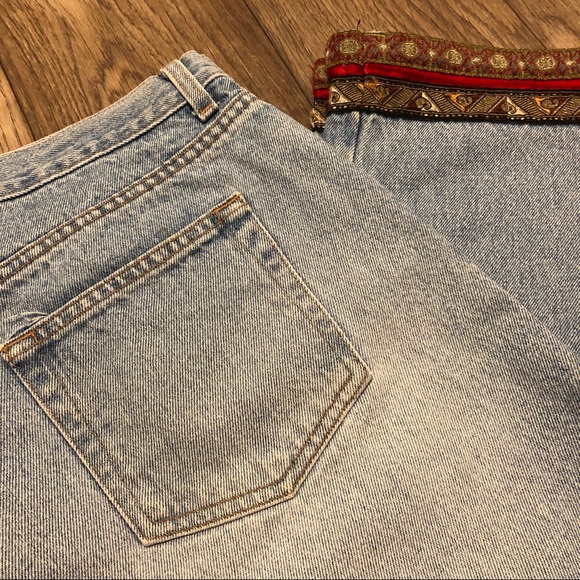 Cropped London Jeans With Ribbon Trim - Picture 12 of 12